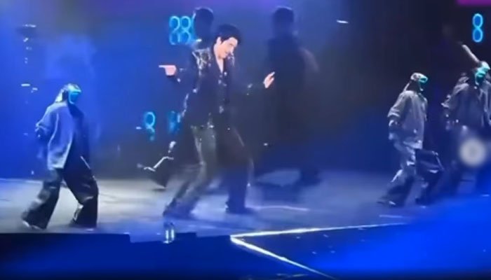 China: Robots dance in concert, viewers are amazed